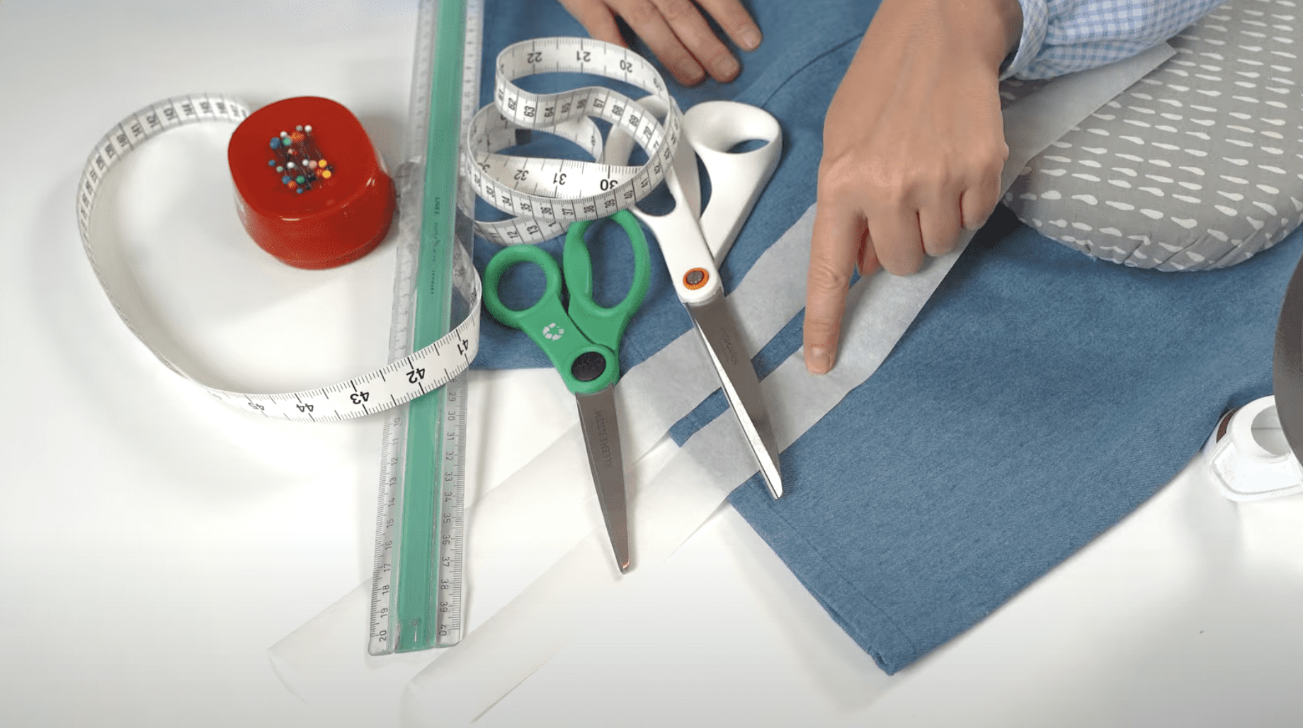 Broek inkorten zonder naaimachine? Zo doe je dat Broek inkorten zonder naaimachine? Zo doe je dat
